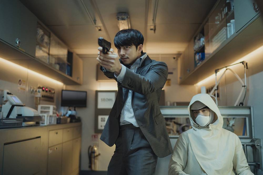 영화 '서복' 스틸. 사진 CJ ENM , 티빙