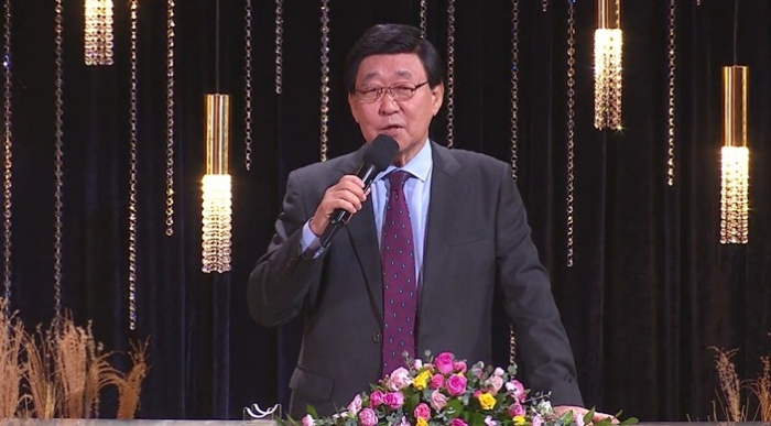 <b>40주년</b> 맞은 '<b>가요무대</b>' 김동건 아나운서 "시청자 응원이 원동력"